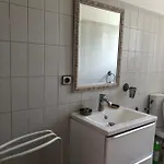 Habitación en casa particular Ou Dans Maison Avec Piscine